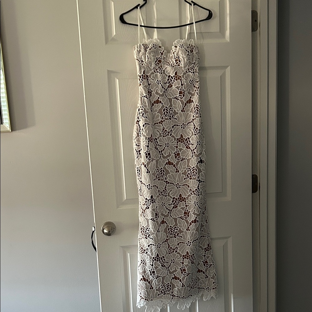 Elegant White Lace Dress